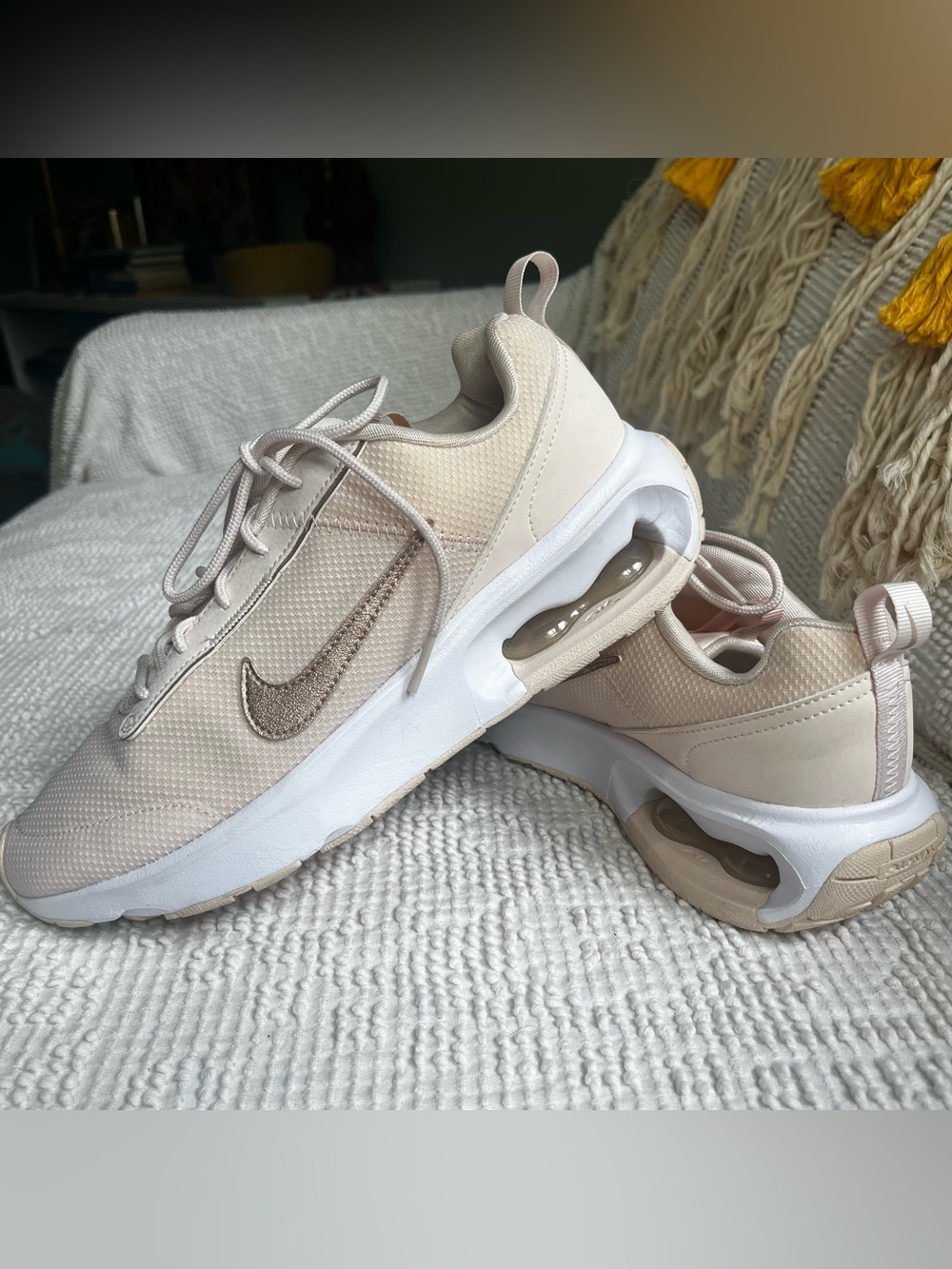 Nike Women's Air Max INTRLK Lite Casual Sneakers Size 8.5